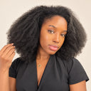 Perruque AMINA Virgin, cheveux crépus 4C, longueur 18 pouces — détail de la texture
