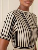 Robe LILORA, détail de la maille rayée et des finitions