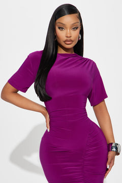 Robe CLAUDIA prune, longue et froncée à manches courtes – photo 2