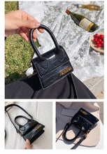 Charger l&#39;image dans la galerie, Mini cartable J croco