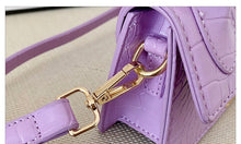 Charger l&#39;image dans la galerie, Mini cartable J croco