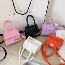 Charger l&#39;image dans la galerie, Mini cartable J croco