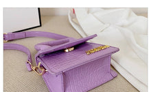 Charger l&#39;image dans la galerie, Mini cartable J croco