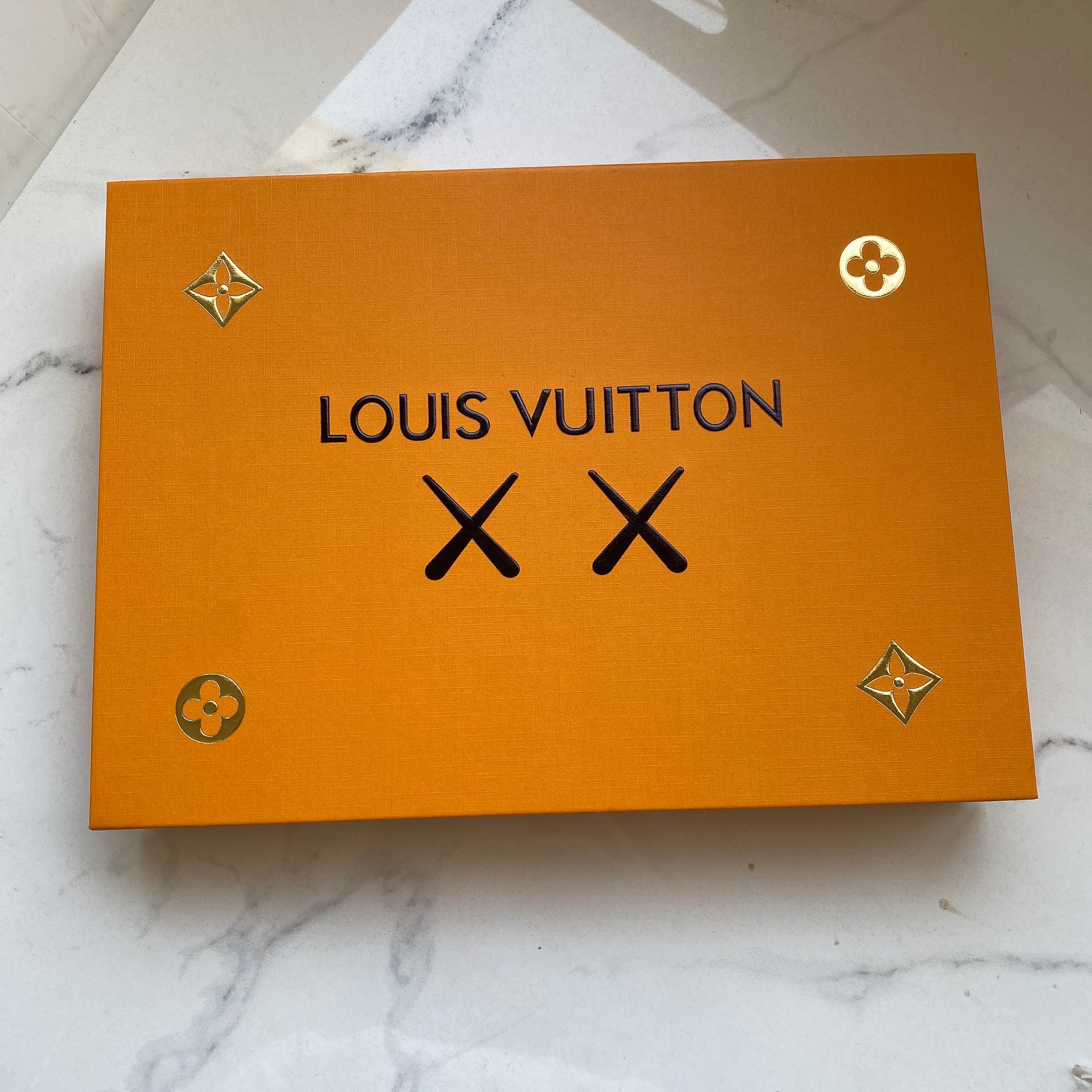 Box LV - Louis Vuitton coque et porte clé – SLAYZONE